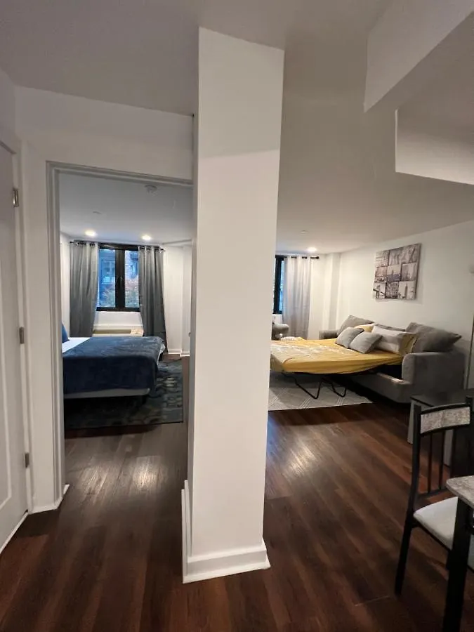 Cozy 1 Bedroom With Outdoor Patio Space New York Appartamento
