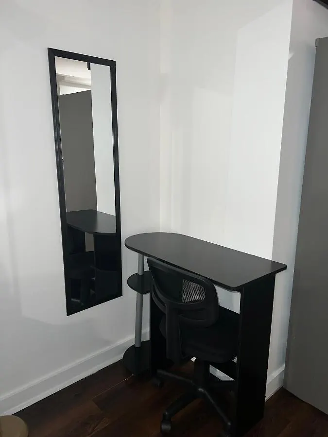 Cozy 1 Bedroom With Outdoor Patio Space New York