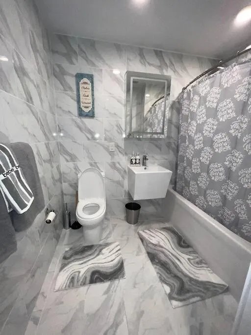 Cozy 1 Bedroom With Outdoor Patio Space Nowy Jork Apartament