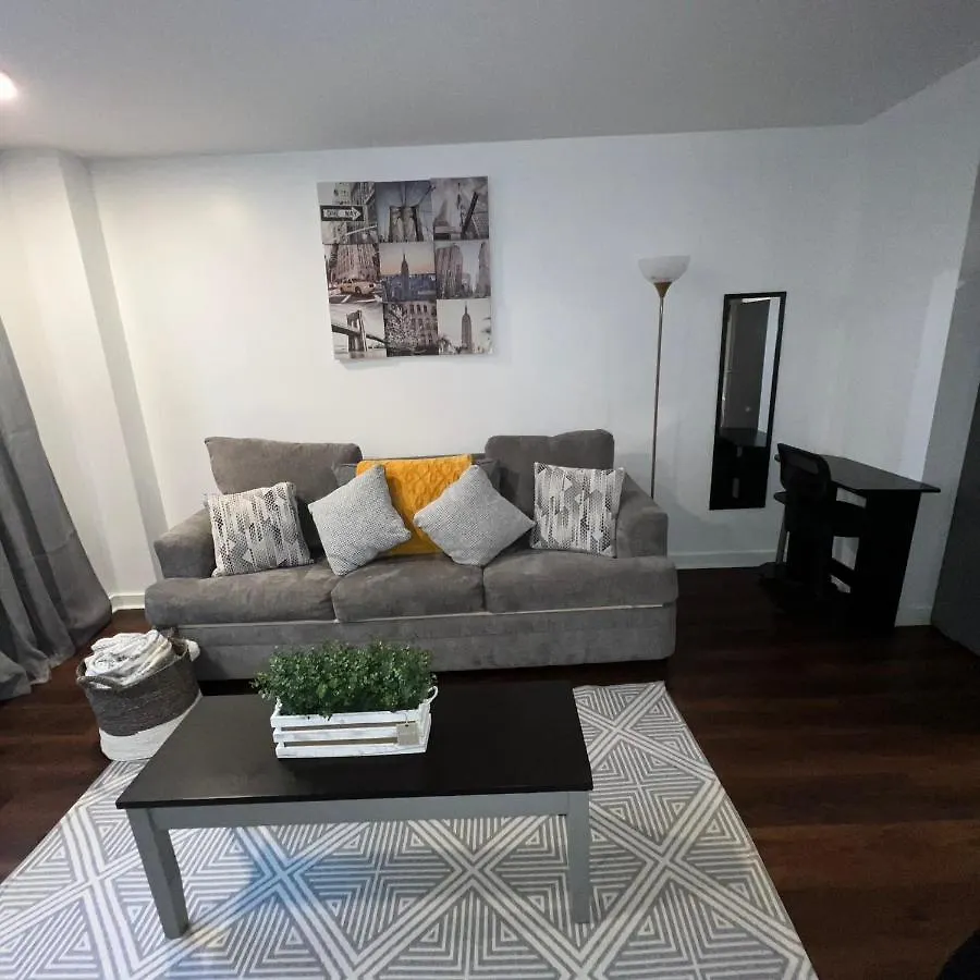 Cozy 1 Bedroom With Outdoor Patio Space Nowy Jork