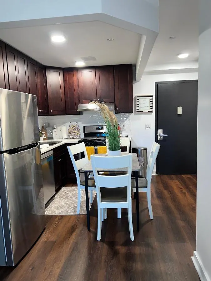 Apartament Cozy 1 Bedroom With Outdoor Patio Space Nowy Jork